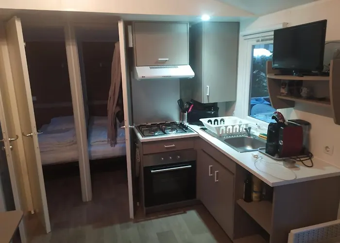 4**** Proche * Сен-Жан-де-Мон