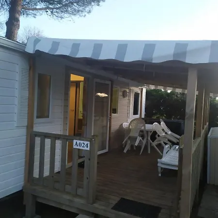 营地 4**** Proche *