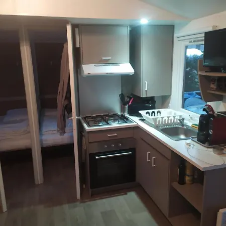 4**** Proche * 圣让-德蒙