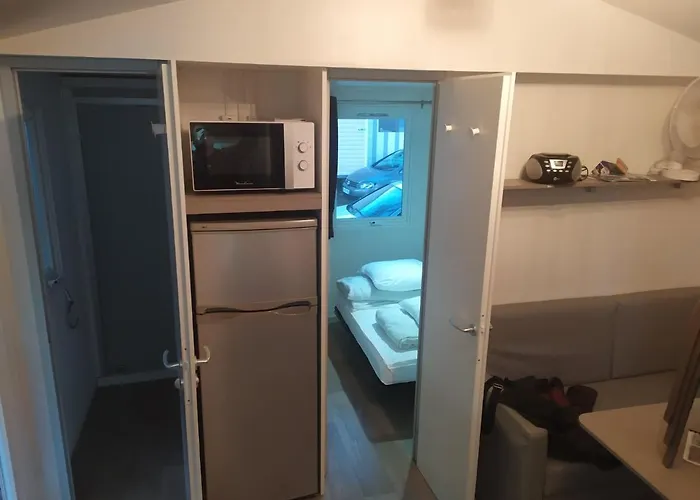 4**** Proche Camping